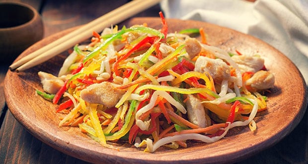 1hkfbvu_som-tam-salad_625x300_04_September_18.jpg