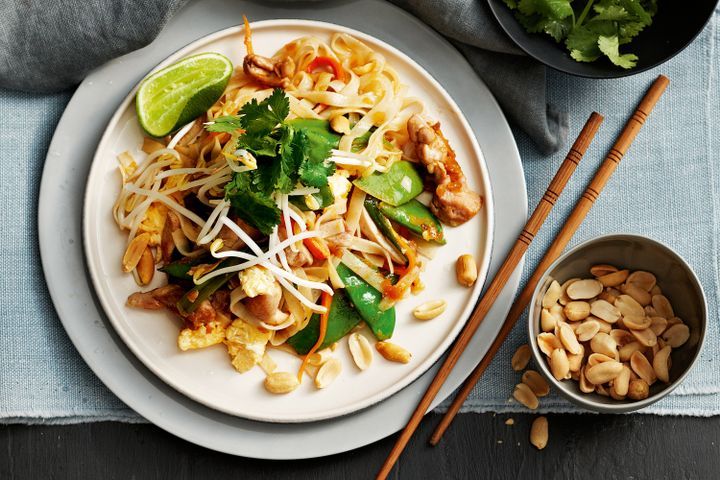 chicken-pad-thai-94082-1.jpg